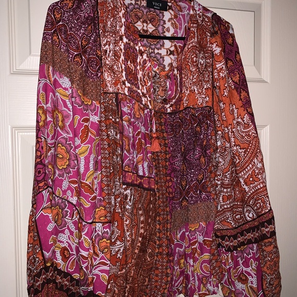 Vici bohemian top with balloon sleeves - Picture 1 of 2